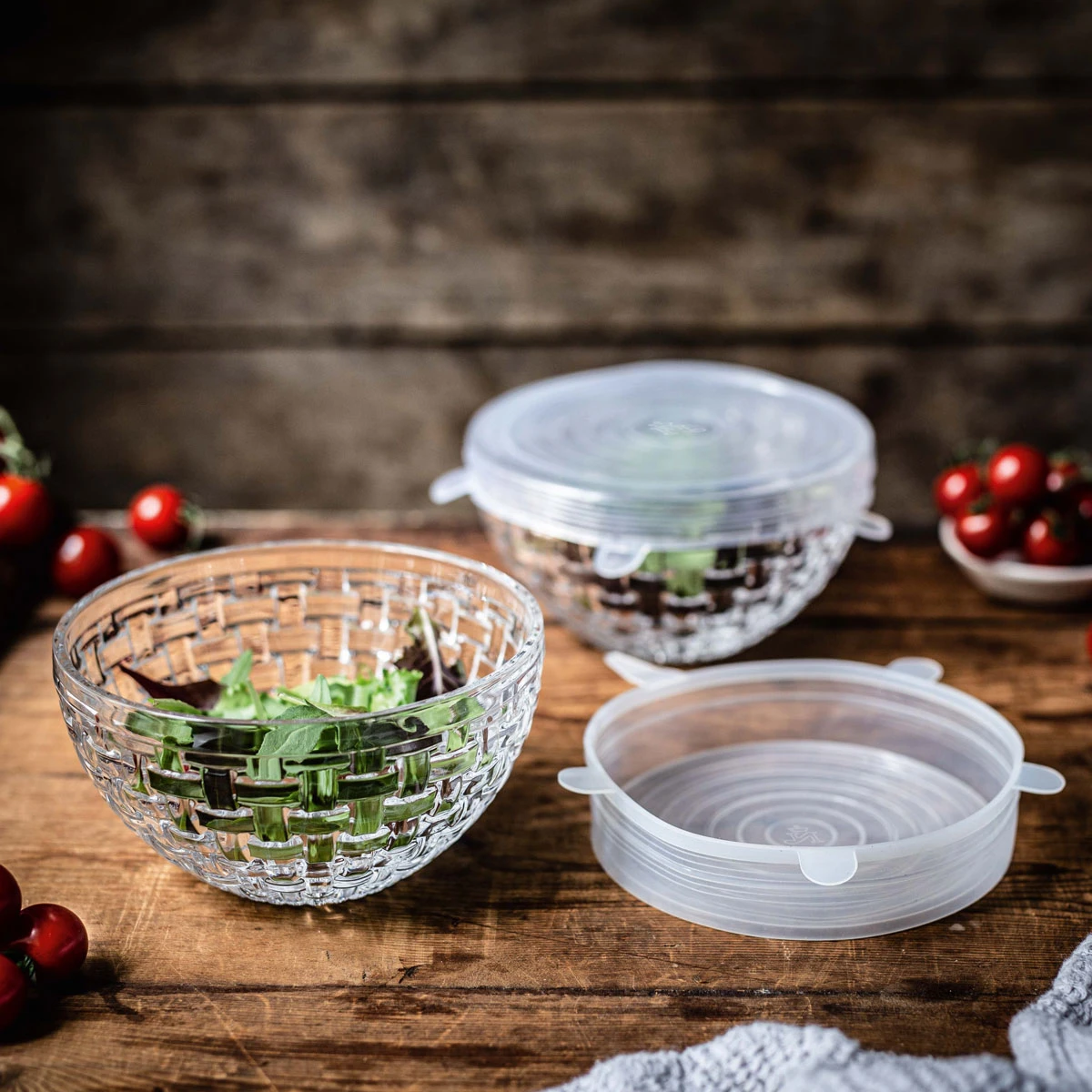 Nachtmann Dancing Stars Bossa Nova 6" Bowls With Silicone Lids, Pair 4 Nachtmann Dancing Stars Bossa Nova 6" Bowls With Silicone Lids, Pair - Image 2