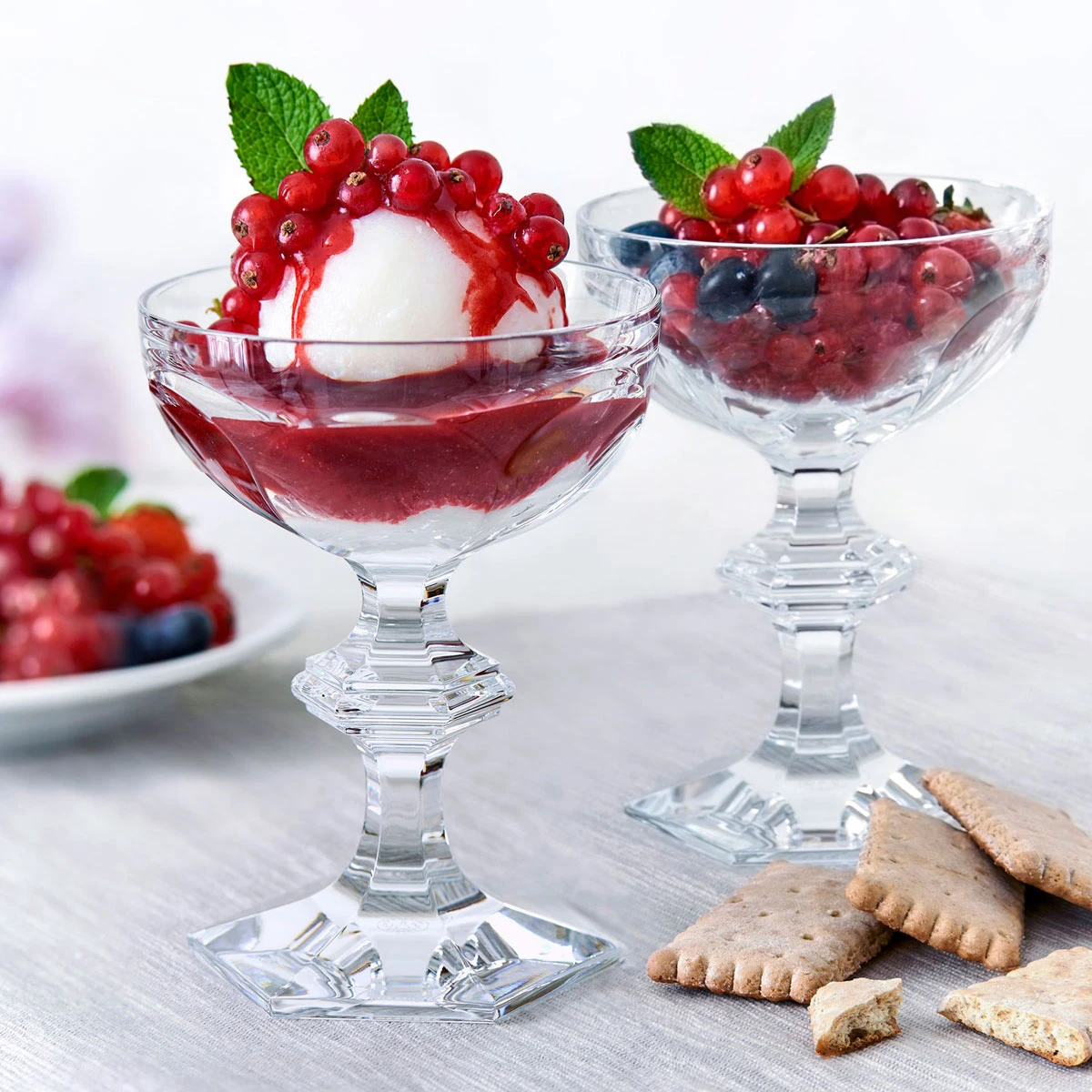 Baccarat Crystal, Harcourt 1841 Cocktail Saucer Champagne Coupe, Pair 5 Baccarat Crystal, Harcourt 1841 Cocktail Saucer Champagne Coupe, Pair - Image 3