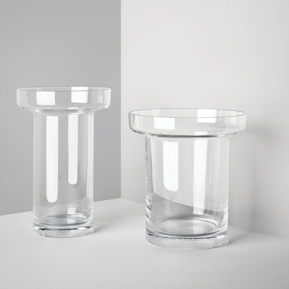 Kosta Boda 7.8" Limelight Tulip Crystal Vase 4 Kosta Boda 7.8" Limelight Tulip Crystal Vase - Image 2